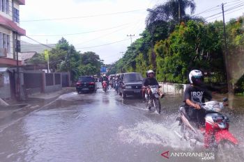 Palembang turunkan tim untuk bersihkan saluran  air permukiman