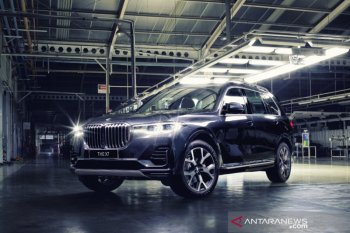 BMW X7 xDrive40i Opulence rakitan Indonesia meluncur, harganya Rp2,3 miliar