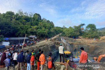 Evakuasi korban tewas akibat tertimbun longsor di Parigi Moutong mulai dilakukan