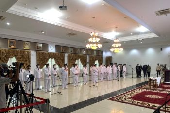 Usai dilantik, Bupati dan Wabup Pasbar minta doa dan dukungan masyarakat menjalankan amanah
