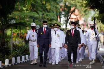 Gubernur titip sukseskan vaksinasi saat lantik 11 kepala daerah di Sulsel
