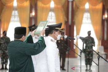 Tiga kepala daerah yang baru dilantik Pj Gubernur Kalsel Safrizal berusia masih muda