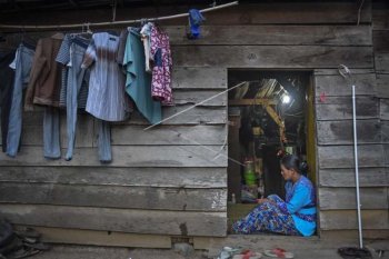Kini warga pedalaman Sumbawa itu tak lagi "puasa" listrik