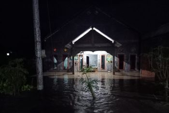 Ratusan rumah di Dompu terendam banjir