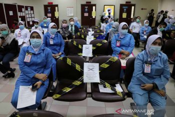 Perjalanan vaksinasi COVID-19 kebangsaan di negeri jiran