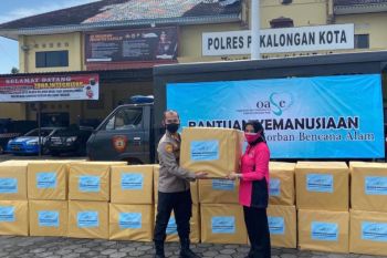 Polres Pekalongan Kota salurkan bantuan OESE KIM untuk korban banjir