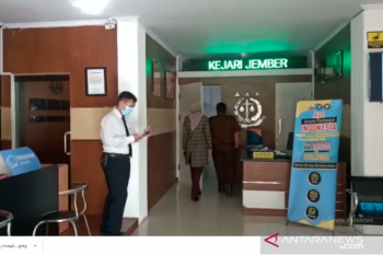 Kejaksaan periksa mantan Bupati Jember Faida