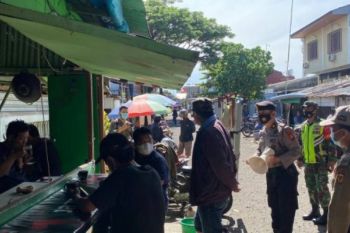 Polsek Makassar temukan puluhan warga tidak patuhi prokes COVID-19