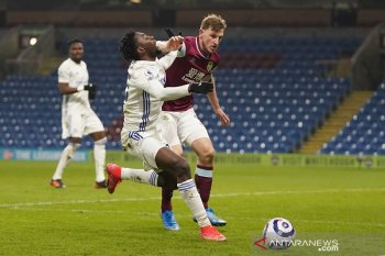 Leicester yang pincang hanya dapat satu poin dari Burnley