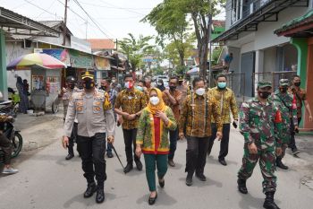 Ning Ita minta warga waspada penyebaran COVID-19 di lingkungan padat penduduk