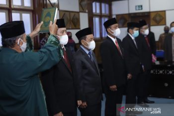 Lima anggota Komisi Informasi NTB periode 2021-2025 dilantik