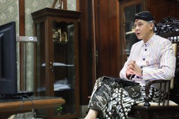Ganjar minta masyarakat tak lengah pada perpanjangan PPKM Mikro