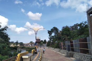Pemkot Mataram menerapkan padat karya tata 16 kelurahan rawan kumuh