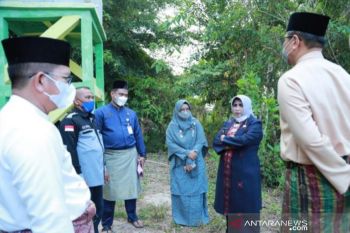 Warga Pulau Penyengat akhirnya mendapat pasokan air bersih