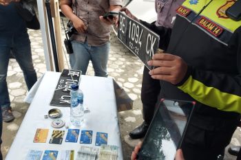Polantas tangkap pengguna narkoba dalam mobil usai berkencan