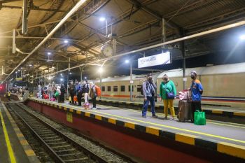 Daop 6 menjalankan sejumlah kereta tambahan libur akhir pekan