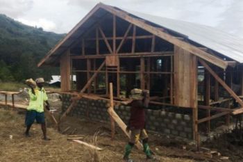 Warga Kampung Ibele di  Jayawijaya bantu pembangunan fisik TMMD