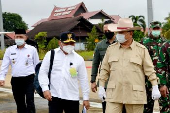 Menhan Prabowo tinjau pengembangan lahan di Gumas bersama Gubernur Kalteng