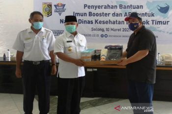 Pemkab Lombok Timur memperoleh bantuan puluhan ribu imun booster dan APD