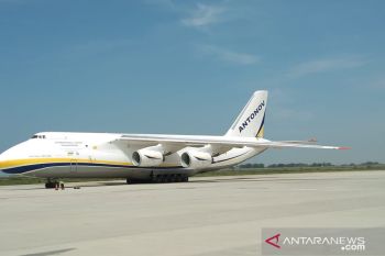 Pesawat Antonov AN 124-100 mendarat perdana di Bandara Internasional Yogyakarta