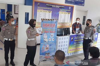 Cegah pungli, Satpas Polresta Banyumas mulai terapkan layanan nontunai