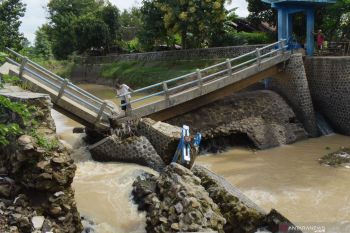 Jembatan Dam Putus di Madiun