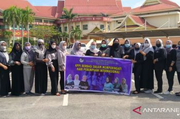 KPPI Riau berbagi nasi kotak di Jumat berkah