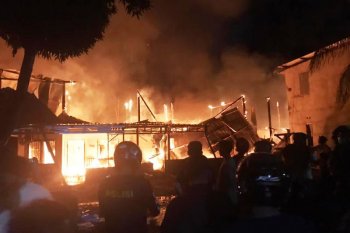 Polisi olah TKP kebakaran hanguskan tujuh rumah di Mamuju
