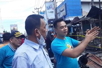 Bupati berkunjung ke lokasi ruko terbakar di Pasar Kambang