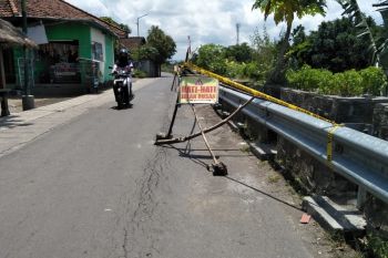 Pemkot Mataram mengusulkan perbaikan jalan rawan longsor di Dasan Sari