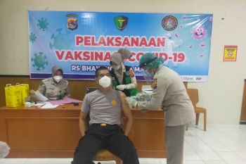 Kapolres Lombok Utara terima suntikan vaksin COVID-19