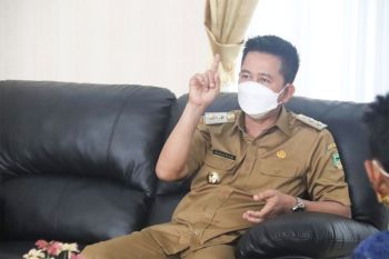 Bupati Barut harapkan warga bantu pemerintah terkait  pelebaran jalan