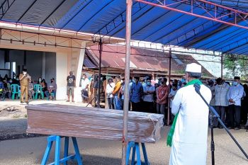 Jenazah Idham Ibrahim dimakamkan, Delis: Morut kehilangan putra terbaik