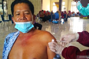 111 ASN Solok Selatan disuntik vaksin COVID-19