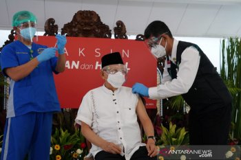 Wapres : Vaksinasi aman dilakukan saat puasa
