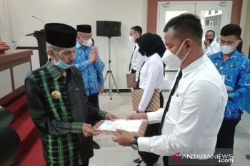 Wali Kota Baubau meminta pegawai lebih meningkatkan kedisiplinan