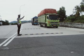 Kendaraan over kapasitas dilarang melintasi Jalan Tol Trans Sumatera