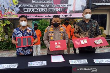 "Rindu" suami di sel, pedagang buah di Mataram nyambi jualan sabu