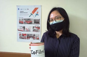 Mahasiswa ITS menciptakan cat dan stiker penangkal COVID-19