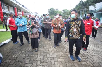 Menaker  Ida Fauziyah ingatkan BLK Makassar hindari ancaman COVID-19