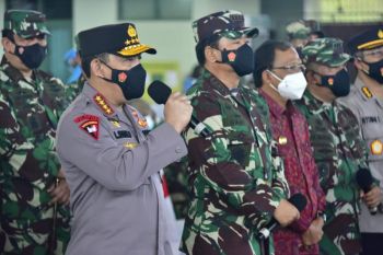 Bangkitkan pariwisata Bali, Kapolri instruksikan vaksinasi dikeroyok