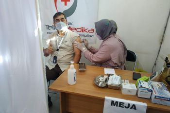 280 pegawai Telkom wilayah Lampung telah divaksinasi dosis pertama