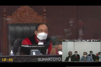 Pengamat sebut Orient  tak jujur soal status kewarganegaraannya