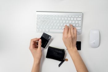 Ini situs baru untuk belanja barang-barang fesyen mewah