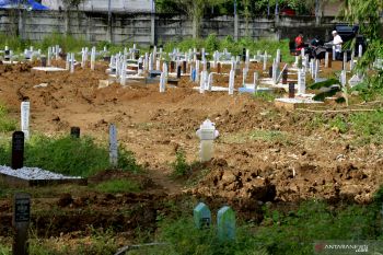 Ziarah ke makam khusus COVID-19 di Macanda diawali pendaftaran online