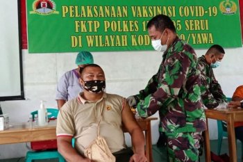 Ratusan personel TNI Kodim 1709/Yawa disuntik vaksin COVID-19 Sinovac