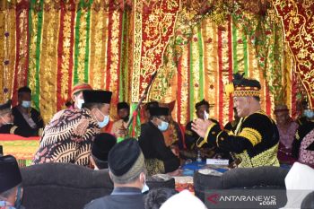 Melihat penobatan Datuok Majolelo di Kampar