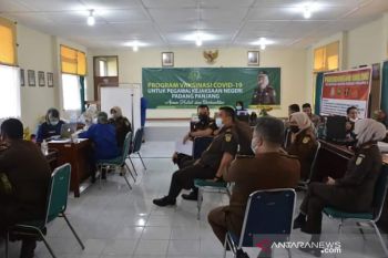 22 Pegawai Kejari Padang Panjang divaksinasi