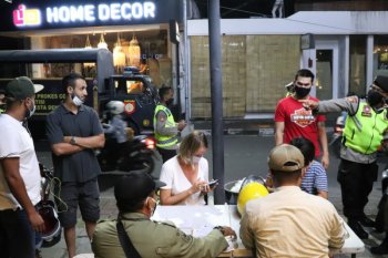 Langgar prokes, enam WNA di Denpasar dikenai denda Rp1 juta