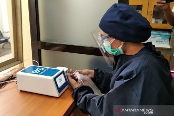 Karyawan rumah sakit Kudus jalani tes bebas COVID-19  secara periodik